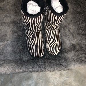 Ugg classic short boots